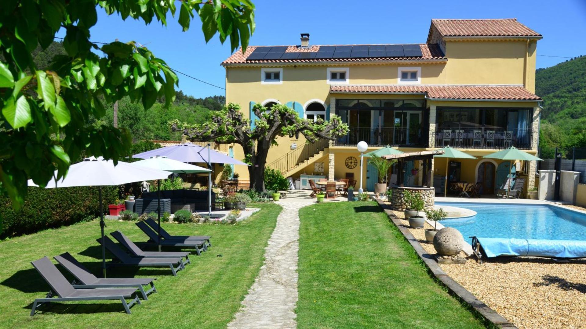 Au Grand Bonheur Bed & Breakfast Besseges Ngoại thất bức ảnh